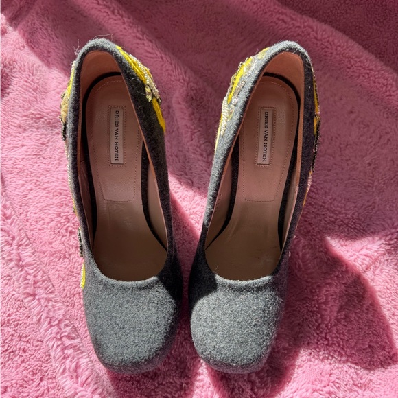 Dries Van Noten Charcoal Heels with Vibrant Yellow Embroidery - Picture 2 of 10